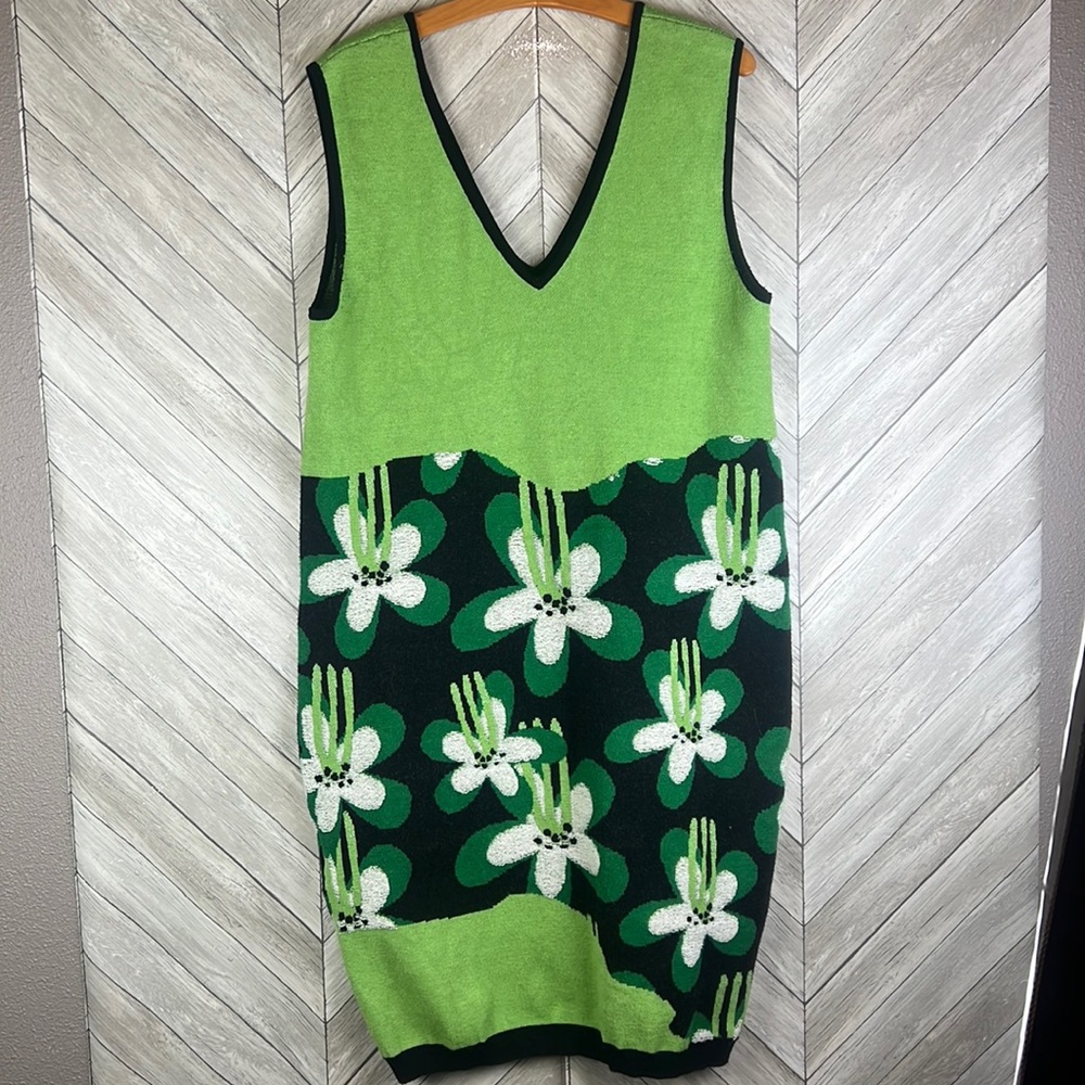 Mukzin V Neck Floral Dress